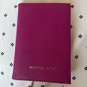 Michael Kors Passport Cover/Wallet